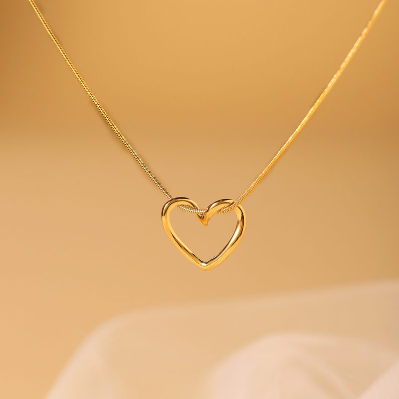 Elegant Simple Style Heart Shape 304 Stainless Steel Copper 18K Gold Plated Hollow Out Pendant Necklace